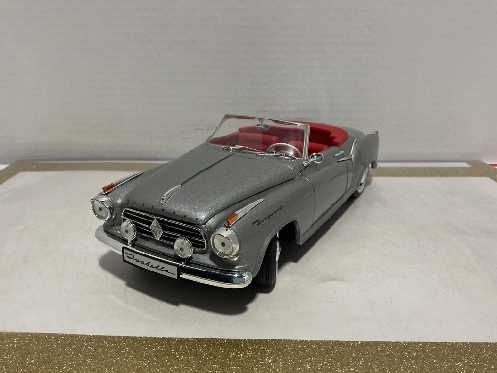 1/18 REVELL BORGWARD ISABELLA SILVER ON RED