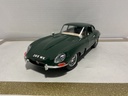 1/18 BURAGO JAGUAR “E” 1961 GREEN ON TAN
