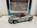 1:18 MAISTO PORSCHE BOXSTER SILVER ON RED