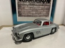 1:18 BURAGO  ITALY 1954 MERCEDES 300 SL GULLWING SILVER ON RED