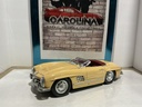 1:18 BURAGO  ITALY MERCEDES 300 SL TAN ON BURGUNDY