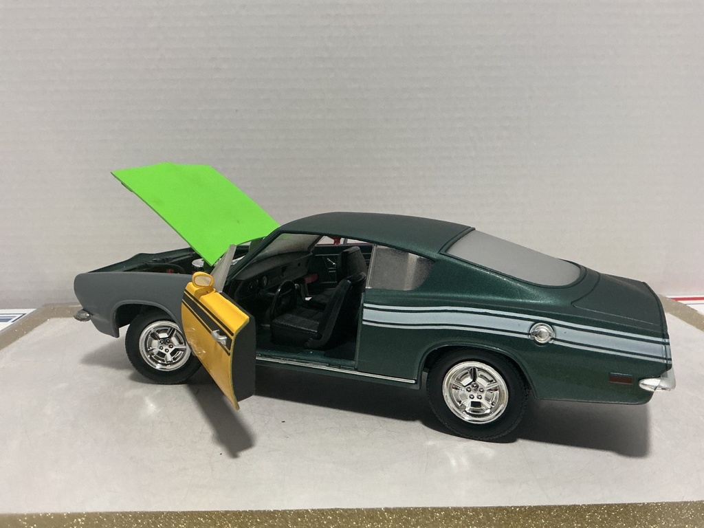 1:18 ERTL 1969 PLYMOUTH BARRACUDA BARN YARD FIND