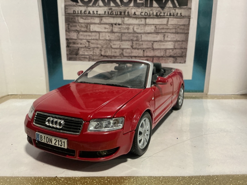 [110849] 1:18 MOTOR MAX 2004 AUDI A4 CONVERTIBLE RED ON BLACK