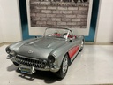 1:18 BURAGO 1957 CORVETTE SILVER ON RED