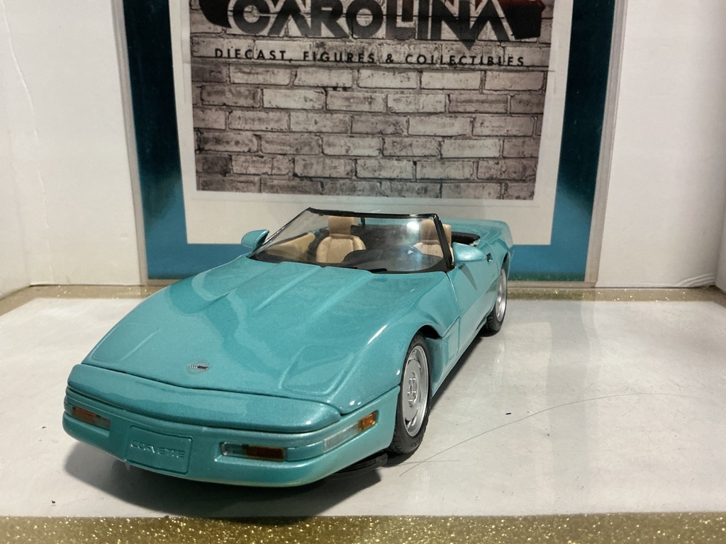 [117569.] 1:18 MAISTO 1992 CORVETTE BLUE ON TAN