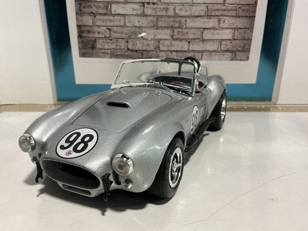 1:18 ERTZ HELBY COBRA 427 #98 SILVER ON BLACK