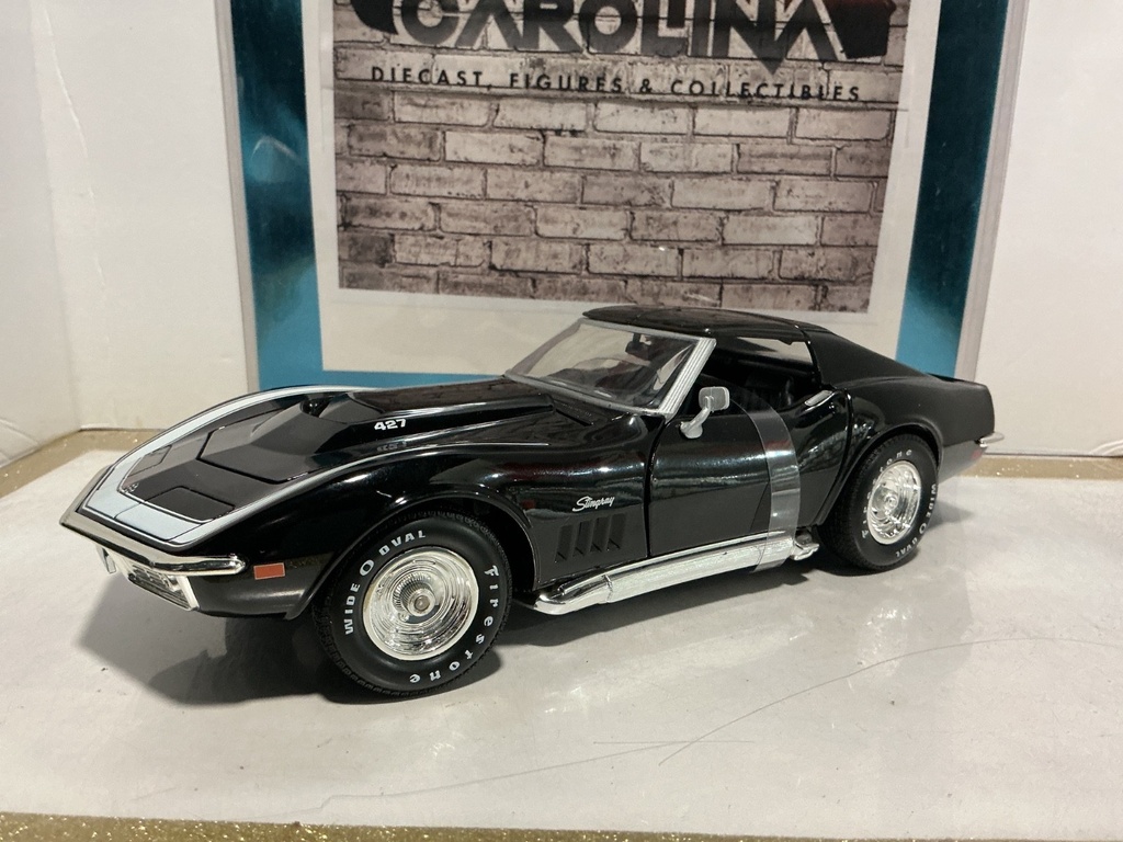 1:18 HOTWHEELS - RARE 1969 CORVETTE T-TOPS BLACK W/WHITE OUTLINES