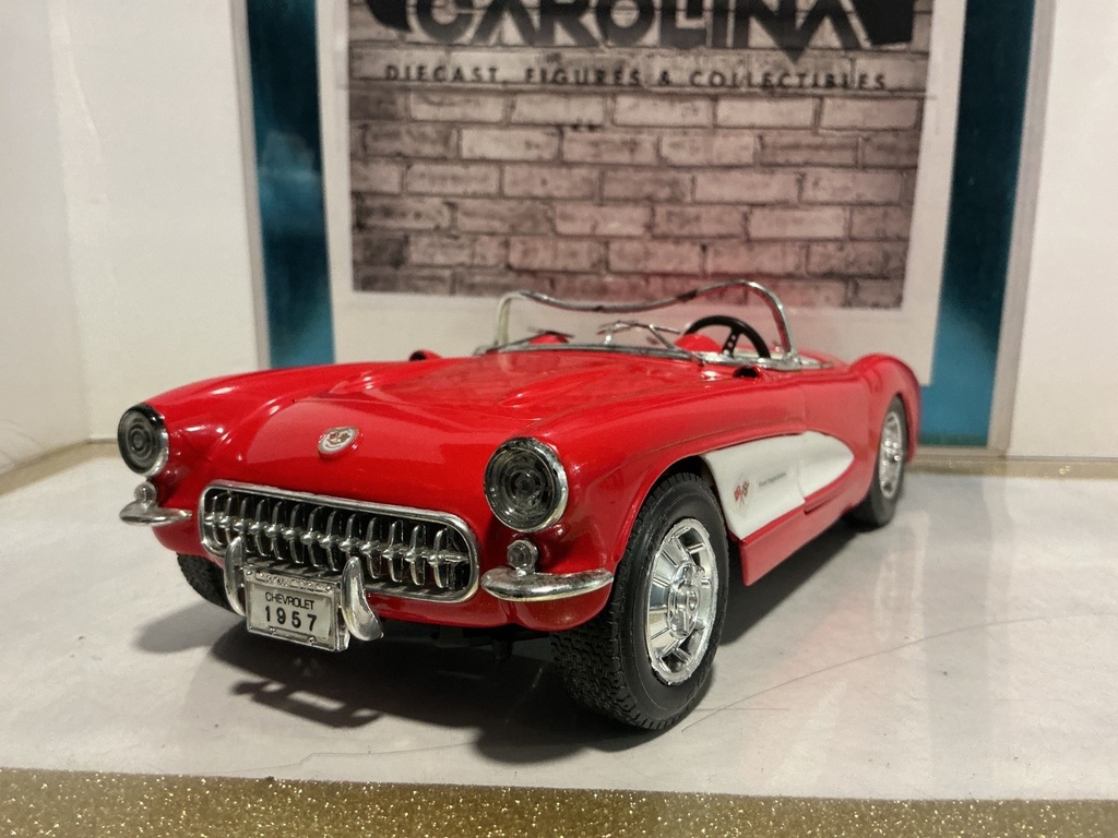 [110885] 1:18 ROAD TOUGH - 1957 CORVETTE RED ON WHITE [PARTS CAR]