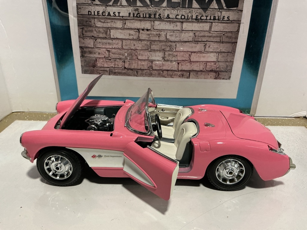 1:18 BURAGO 1957 CORVETTE PINK ON WHITE/CREAM