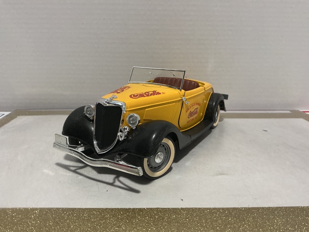[110910] 1:18 SOLIDO FORD V8 COCA COLA  [NO BOX]