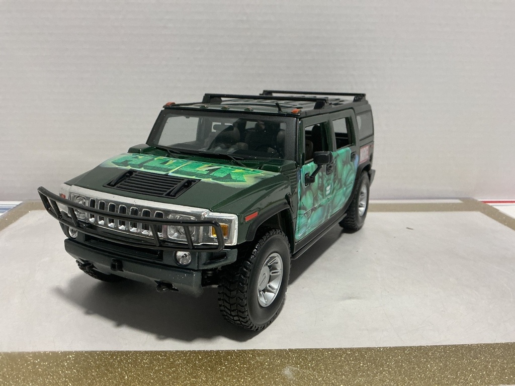 1:18 MAISTO HUMMER H2 INCREDIBLE HULK COVER [NO BOX]