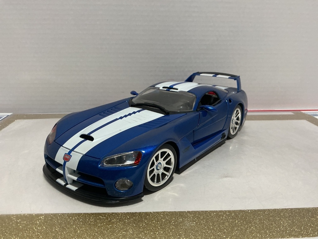 [110935] 1:18 HOT WHEELS DODGE VIPER GTS BLUE ON BLACK [NO BOX]