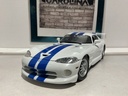 1:18 MAISTO DODGE VIPER GTSR WHITE ON BLACK [NO BOX]