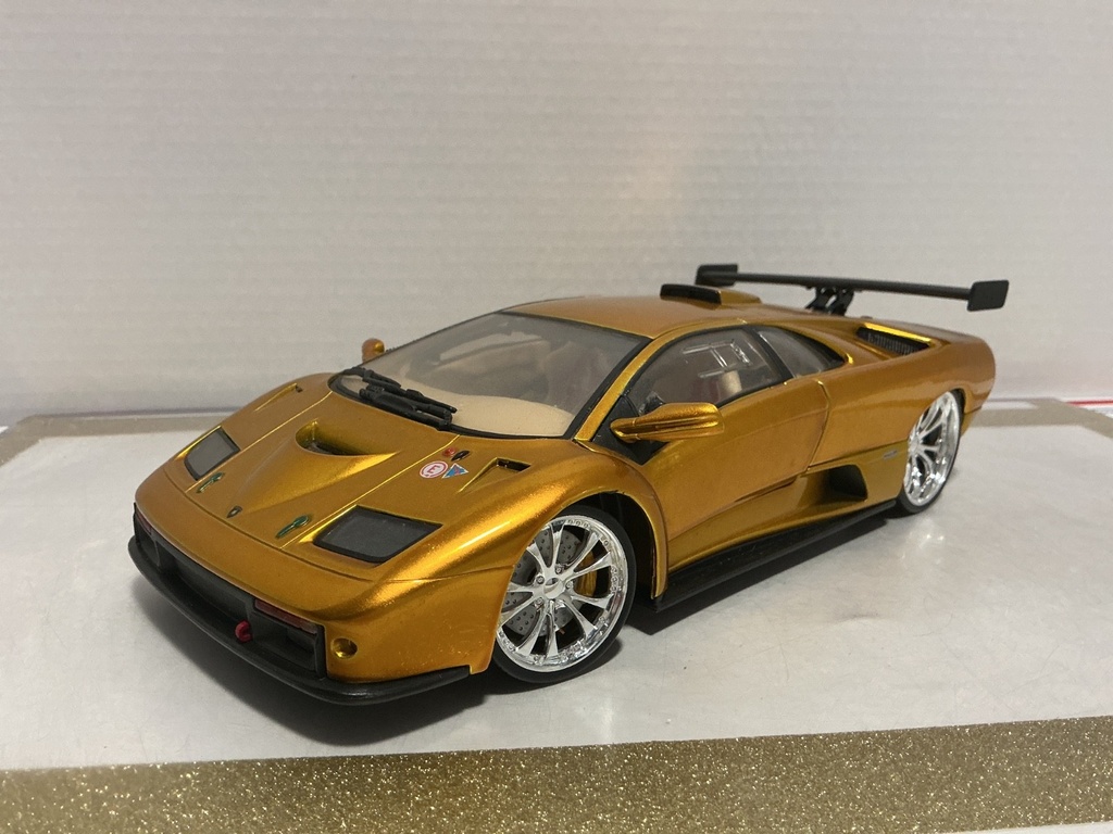 1:18 HOT WHEELS LAMBORGHINI LAMBORGHINI DIABLO GOLD ON TAN  [NO BOX]