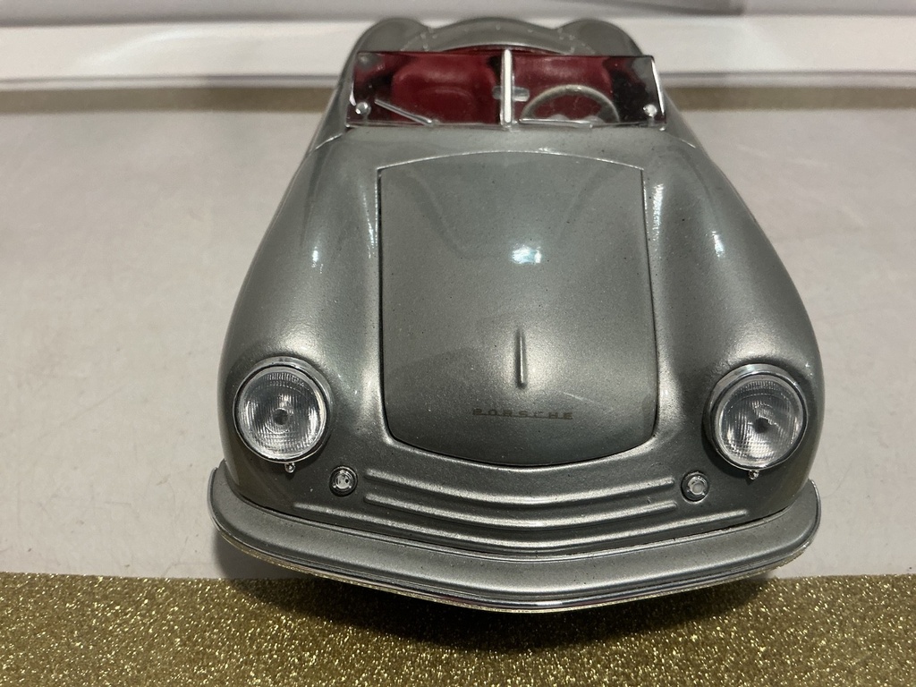 1:18 MAISTO PORSCHE ROADSTER 1948 GREY ON RED [NO BOX]