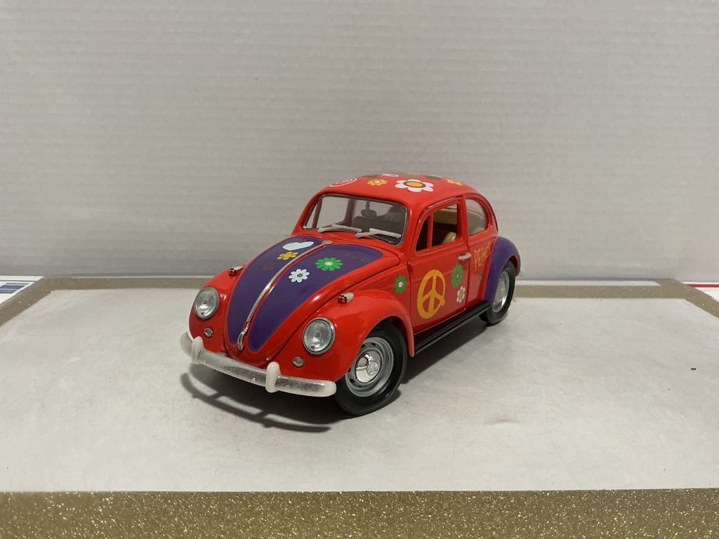 1:18 ROAD LEGENDS VW BEETLE - LOVE , PEACE , FLOWER POWER [NO BOX]