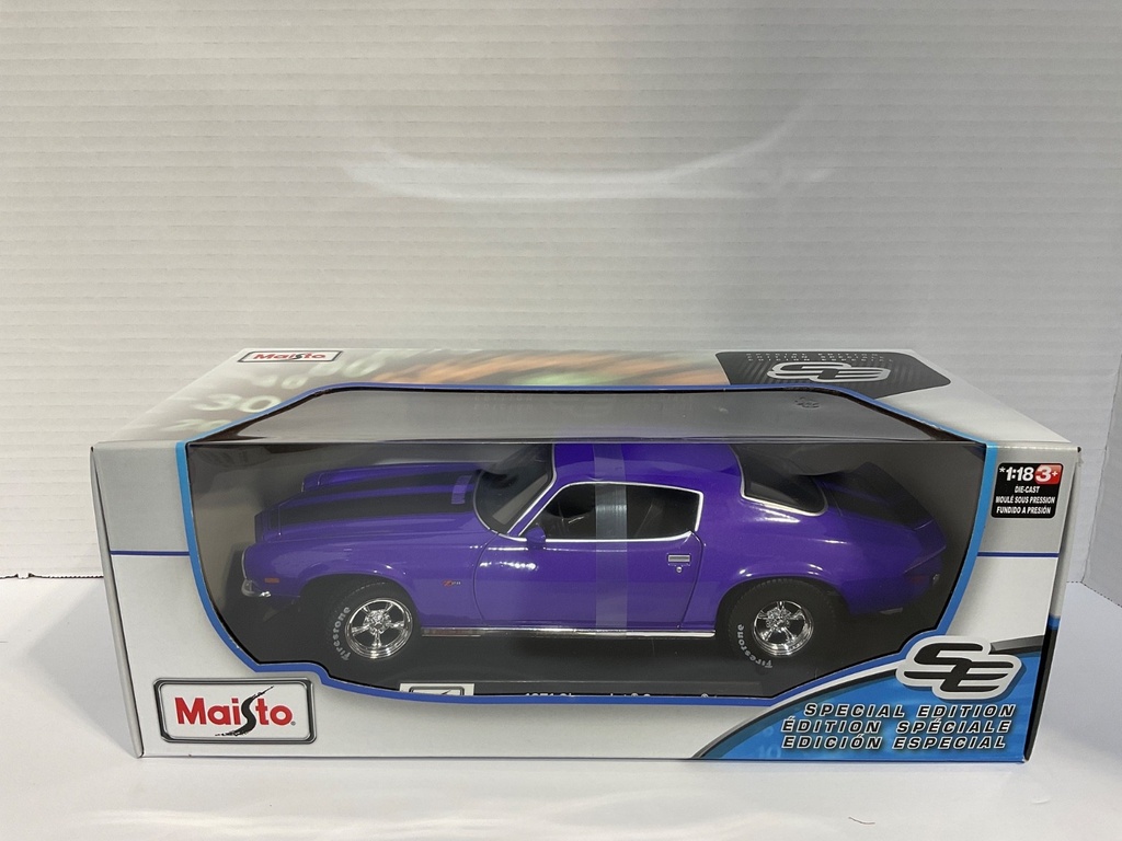 1:18 MAISTO 1971 CHEVROLET CAMARO PURPLE WITH BLACK STRIPES