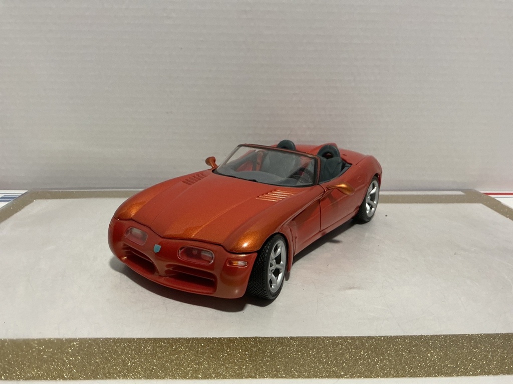 1:18 MAISTO DODGE ORANGE #2  [NO BOX]