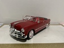 1:18 MAISTO 1949 FORD RED ON WHITE