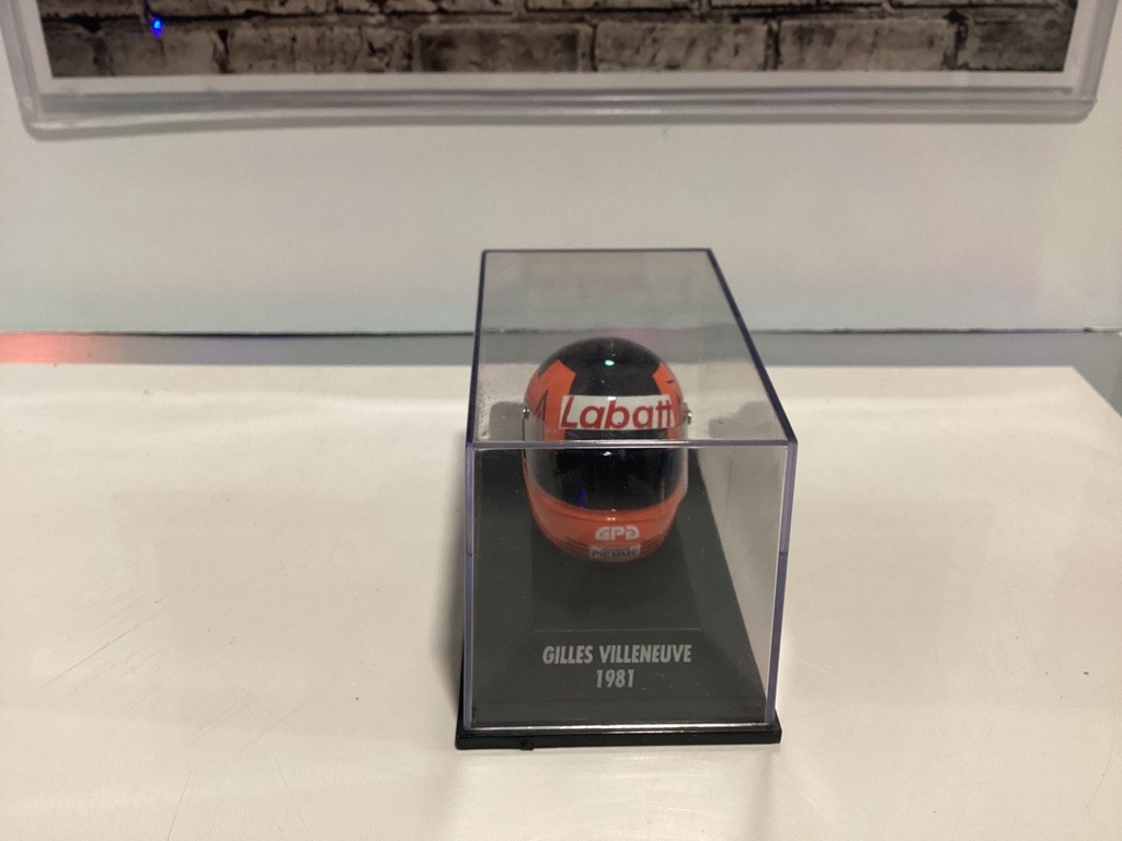 [001402] 1:8 MINICHAMPS GILLIES VILLENEUVE 1981