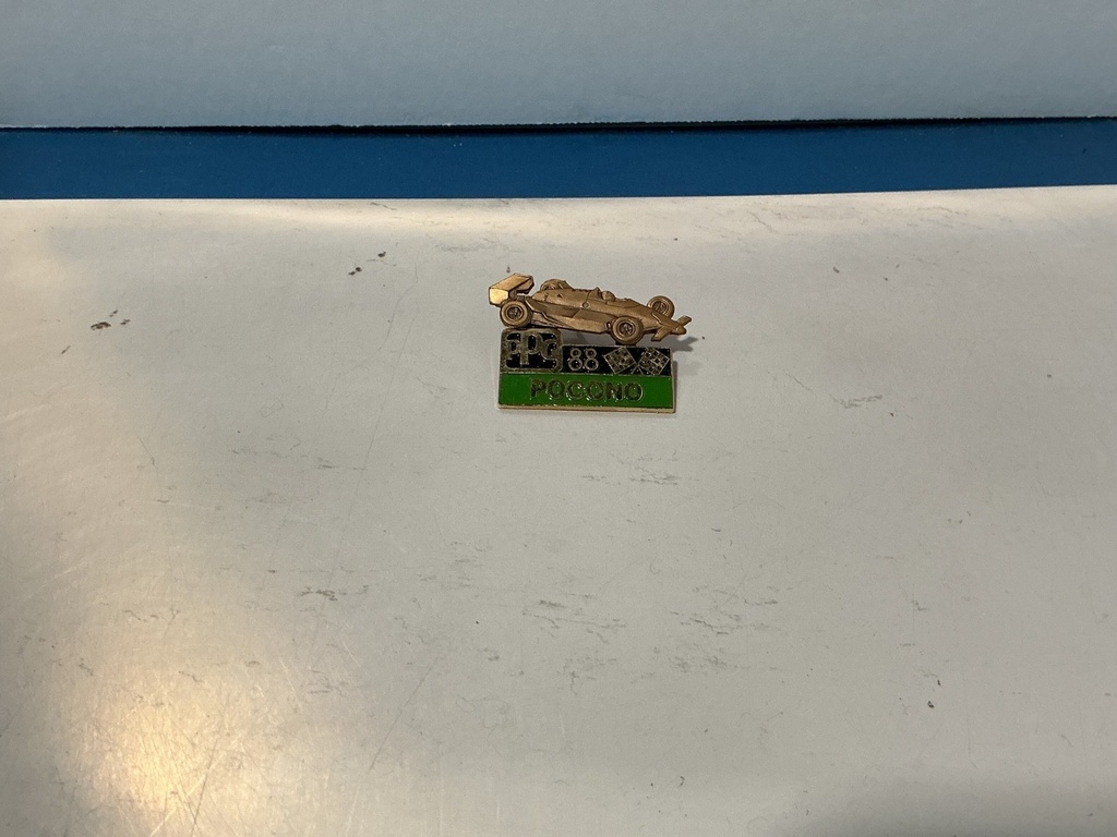 [003913] Vintage Formula 1 , Nascar , Rally Car and Road Racing Shirt Jacket Pin