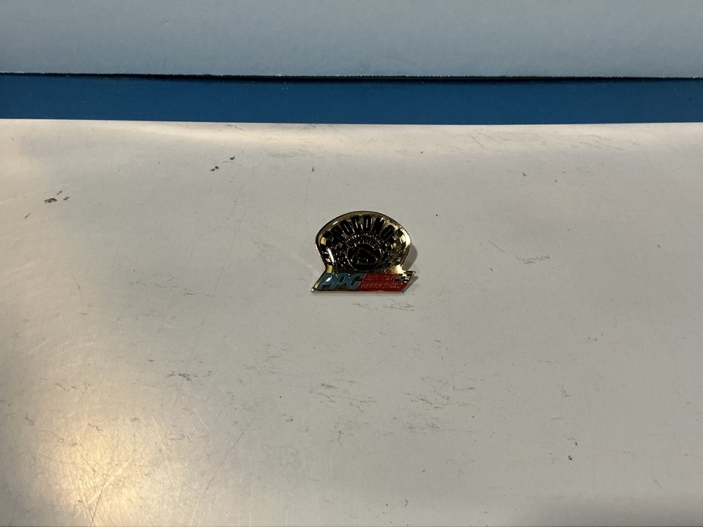 [003925] Vintage Formula 1 , Nascar , Rally Car and Road Racing Shirt Jacket Pin