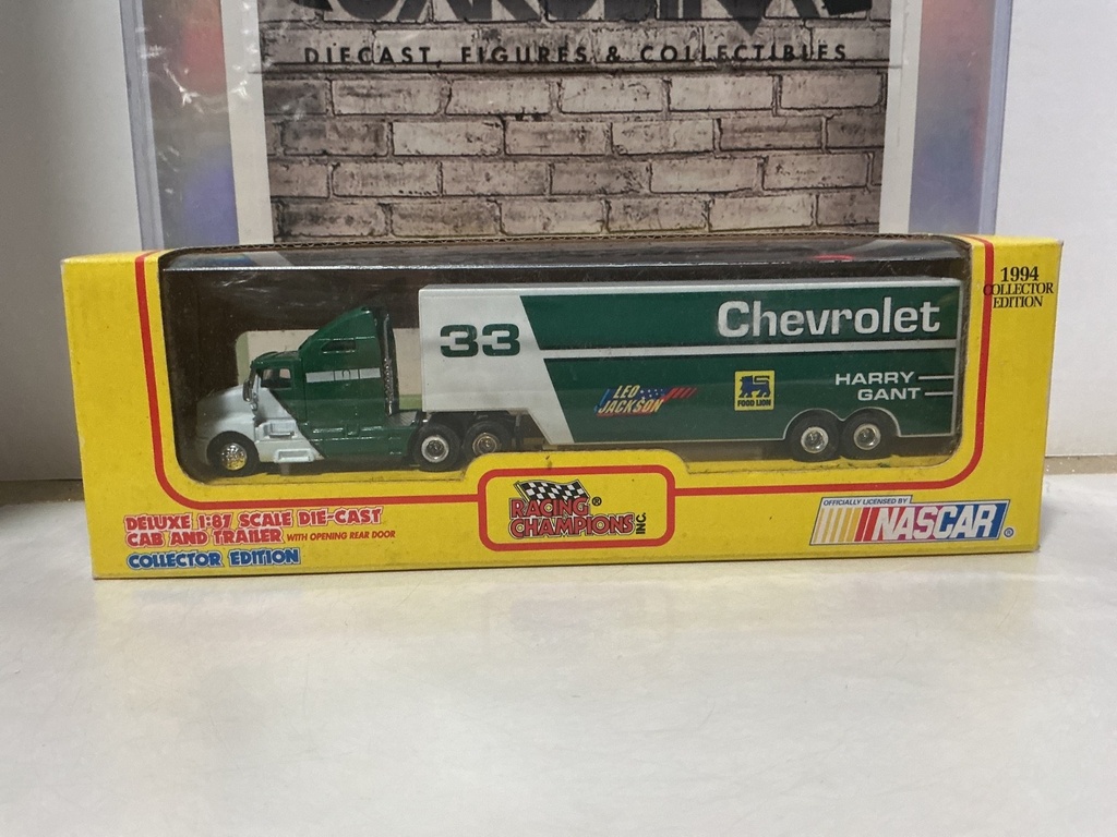 RACING CHAMPIONS - 1994 COLLECTOR’S EDITION CHEVROLET CAB/TRAILER