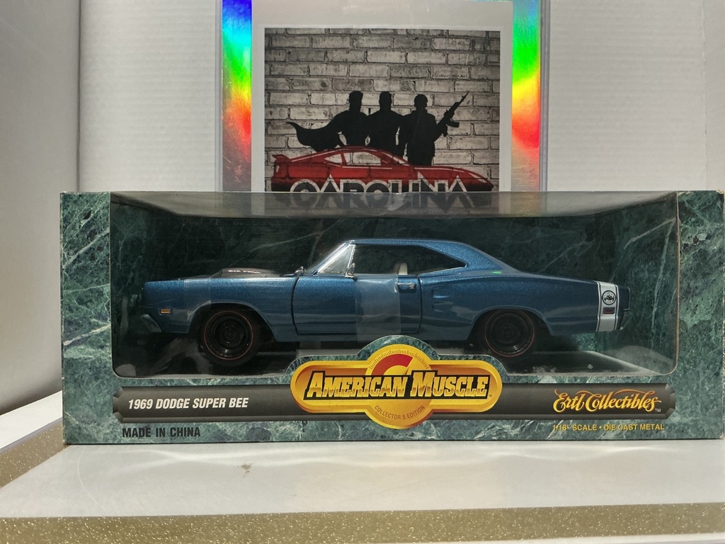 1:18 ERTL 1969 DODGE SUPER BEE BLUE ON BLACK