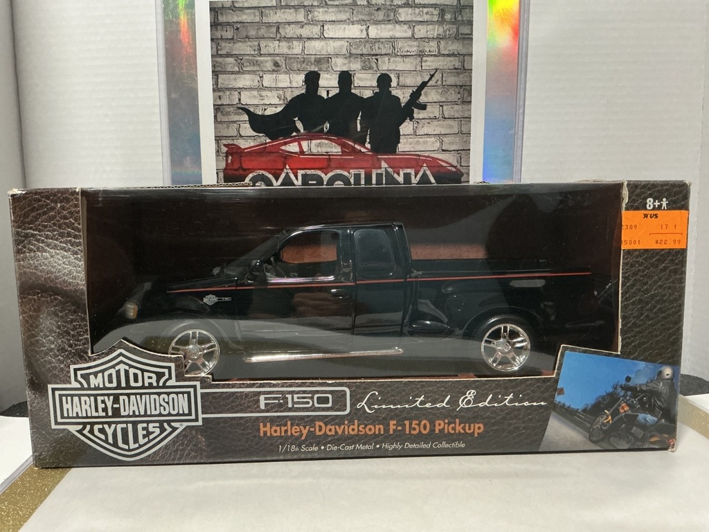 1:18 ERTL HARLEY DAVIDSON MOTORCYCLES - F 150 PICKUP