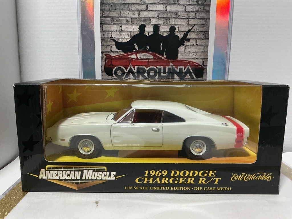 1:18 ERTL WHITE ON BLACK 1969 DODGE CHARGER R/T LIMITED EDITION