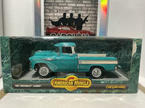 1:18 ERTL 1957 CHEVROLET CAMEO BLUE ON WHITE