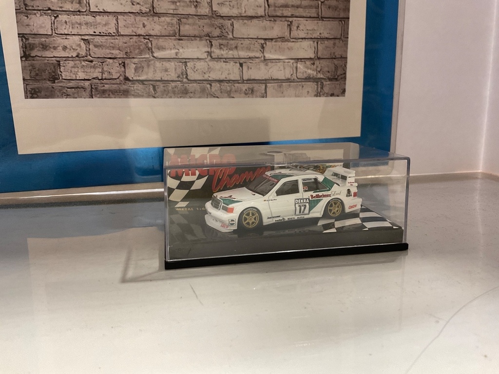[004159] 1:64 MICROCHAMPS DEKRA #17 MERCEDES