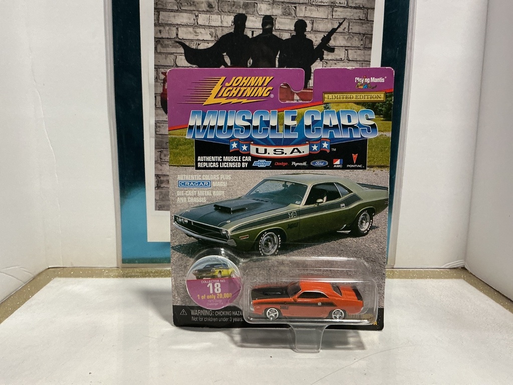 [007166] 1:64 JOHNNY LIGHTNING COLLECTION- 1970 DODGE CHALLENGER T/A