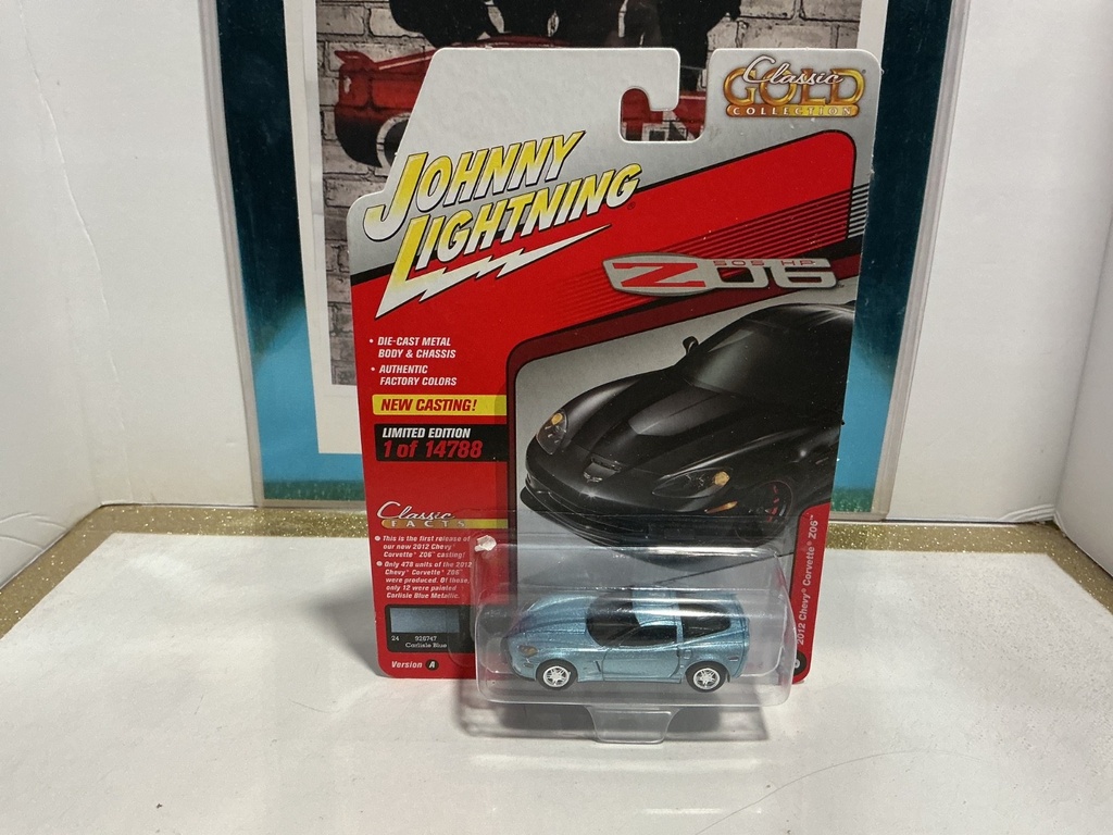 [007156] 1:64 JOHNNY LIGHTNING COLLECTION- 2012 CHEVY CORVETTE Z06- BLUE