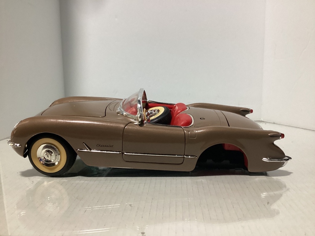 1:18 Mira Solido Chevrolet Corvette 1953 Brown on Red Junk Yard Parts Car
