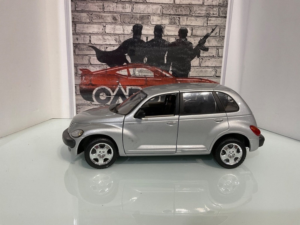 1:18 MAISTO 2000 CHRYSLER CRUISER GRAY W/BLACK INT