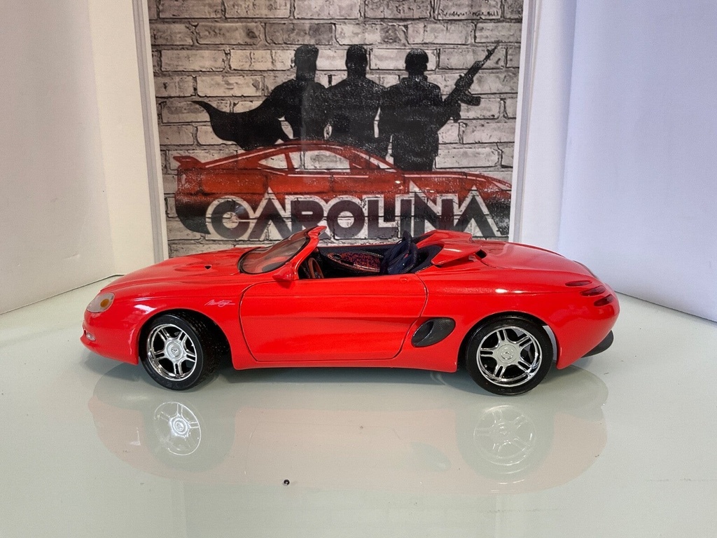 1:18 MAISTO MUSTANG MACH III MISSING MIRROR KNICKS ON PAINT