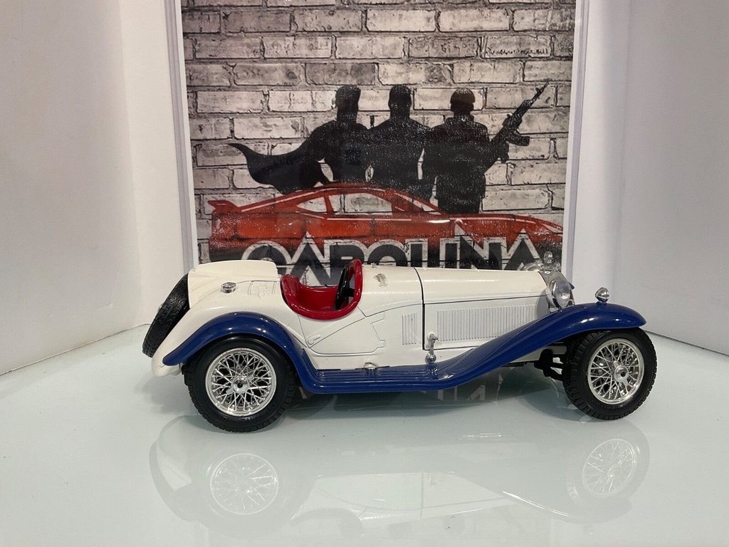 1:18 BURAGO 1932 ALFA ROMEO JUNK YARD PARTS CAR