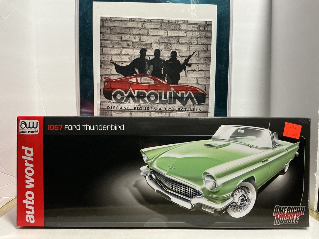 1:18 AUTO WORLD- 1957 FORD THUNDERBIRD