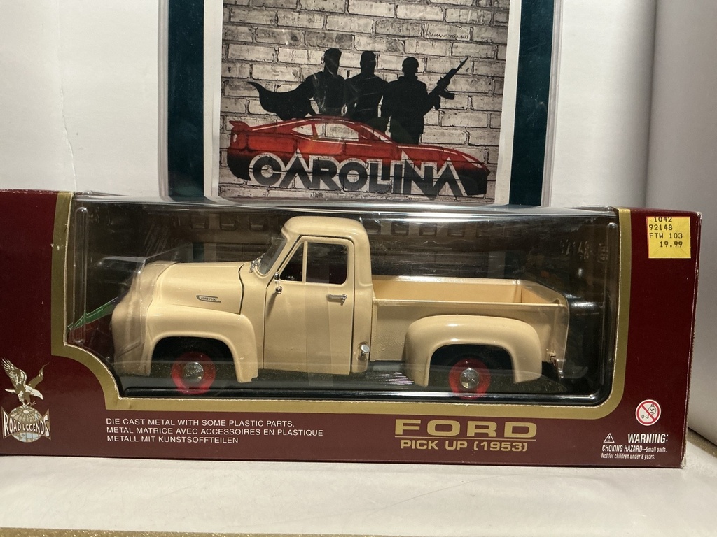 1:18 ROAD LEGENDS - FORD PICK UP (1953) SCUFF MARKS ON PLASTIC