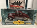 1:18 ERTL/AMERICAN MUSCLE 1940 FORD DELUXE COUPE [RED/WHITE]