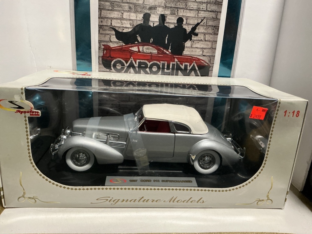 1:18 SIGNATURE MODELS - 1967 CORD 812 SUPERCHARGED [GREY]