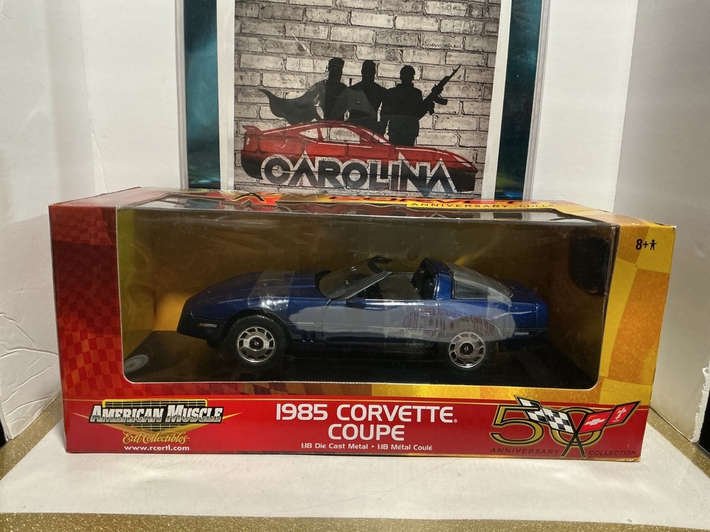 1:18 ERTL - AMERICAN MUSCLE - 1985 CORVETTE COUPE 50TH ANNIVERSARY