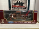 1:18 ROAD LEGENDS - FORD 1934 PICK-UP WRECKER[SCUFF MARKS ON PLASTIC]