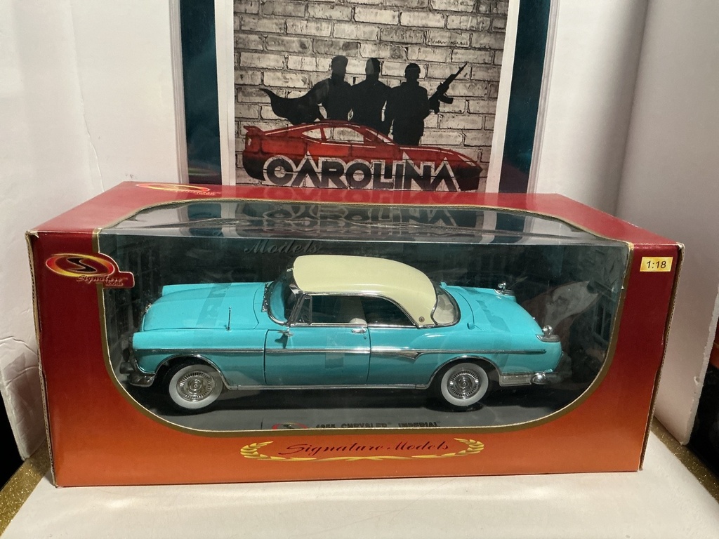 1:18 SIGNATURE MODELS - 1955 CHRYSLER IMPERIAL [BLUE/WHITE HARDTOP]