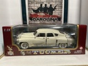 1:18 ROAD LEGENDS 1948 TUCKER WHITE [SCUFF MARKS PLASTIC/BOX]