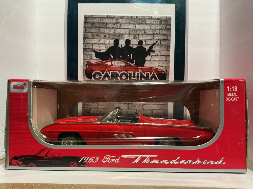 1:18 ANSON- 1963 FORD THUNDERBIRD