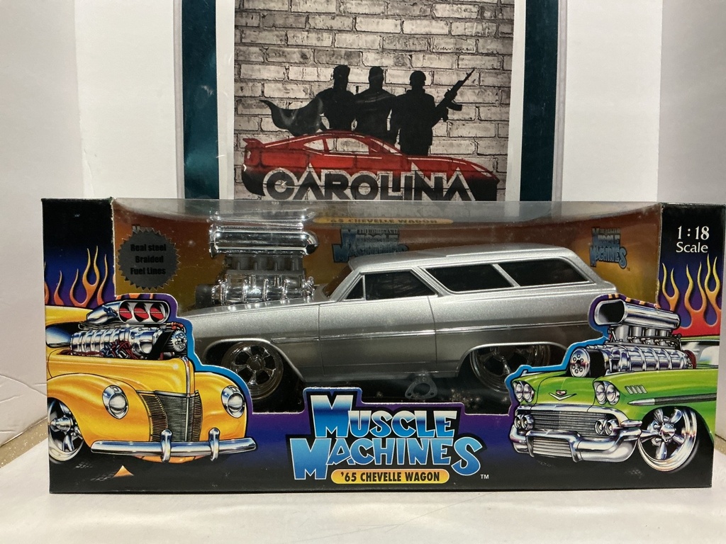 1:18 MUSCLE MACHINES- ‘65 CHEVELLE WAGON