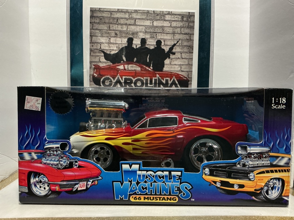 [008115] 1:18 MUSCLE MACHINES- ‘66 MUSTANG