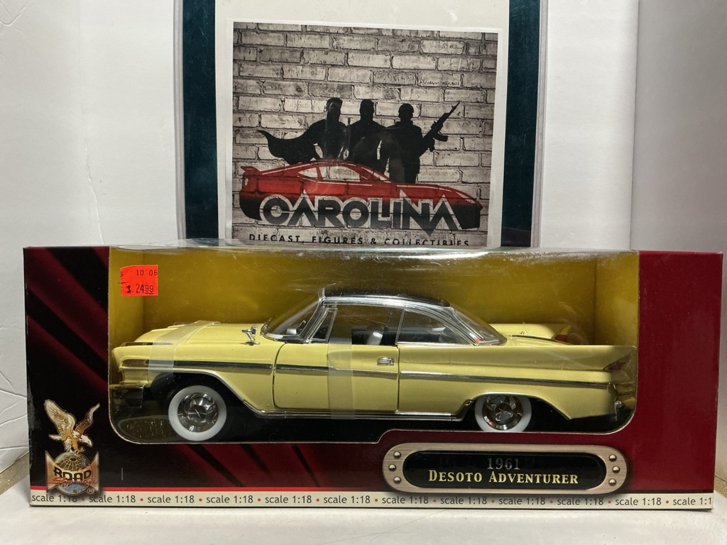 [008037] 1:18 ROAD SIGNATURE DIE CAST METAL- 1961 DESOTO ADVENTURER